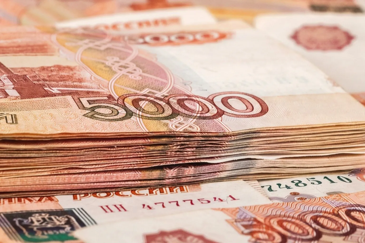 Динамика инфляции в России: почему цены на топливо и услуги тормозят замедление индекса