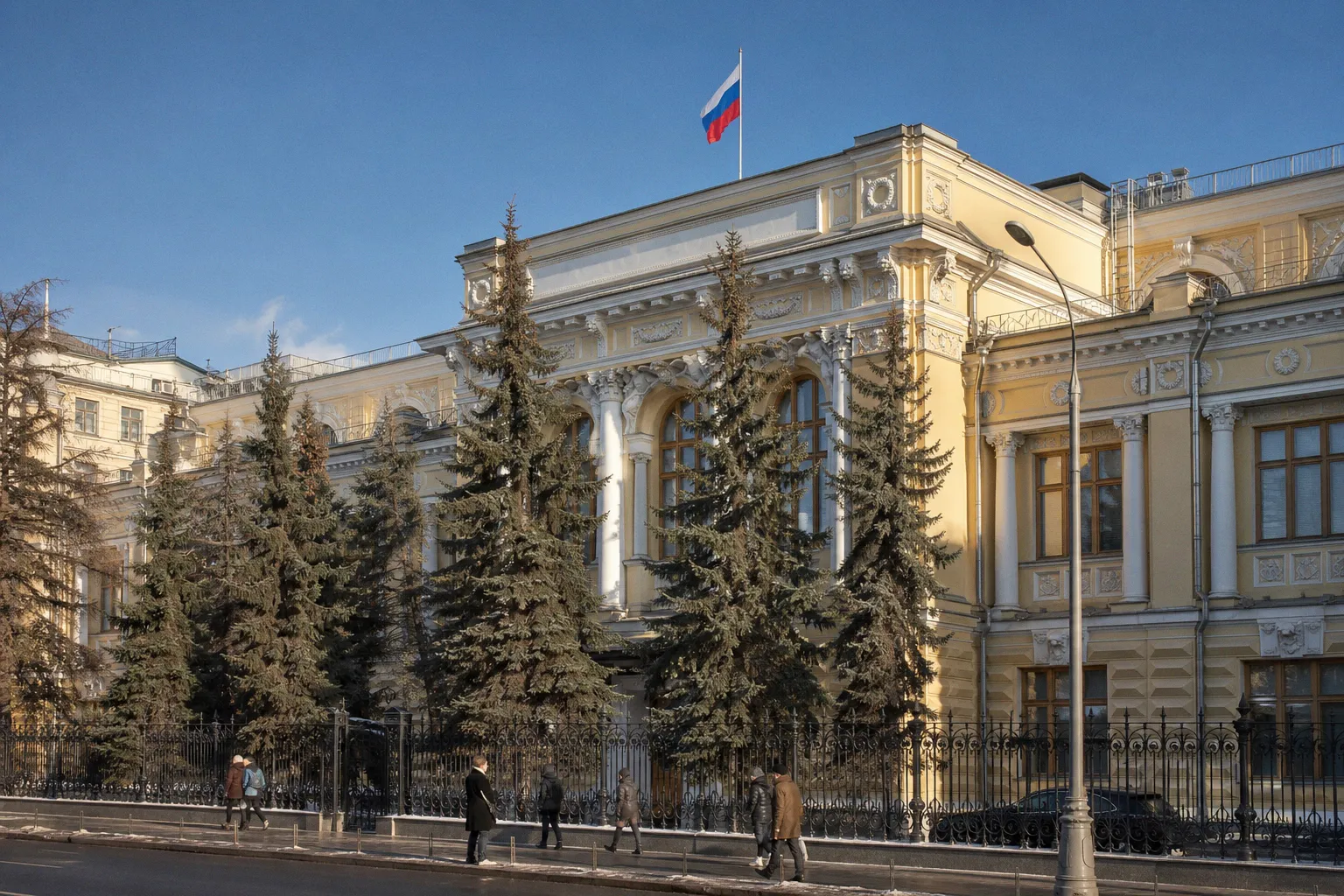 Динамика максимальных ставок по рублевым вкладам банков в июле